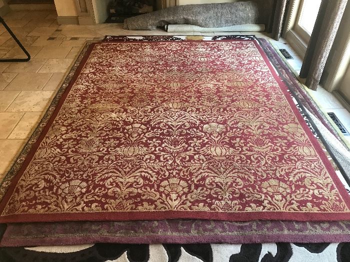 This fantastic area rug is 117.5" long x 91" w