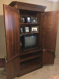  Nice bookcase/armoire 