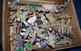 more vintage toy soldiers