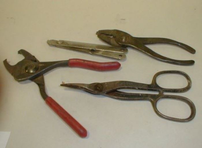 Tin snips, cable stretcher