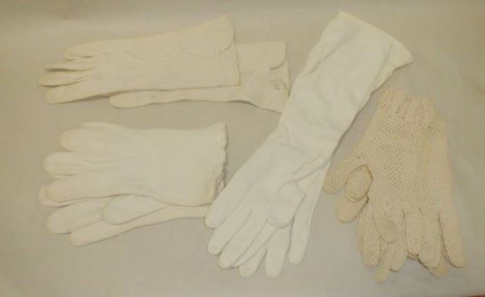 Vintage ladies white gloves.  Needs cleaned