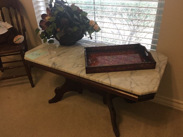 perfect size coffee table   go ahead and set your drink down on this one - have matching marble top oval side table as well 