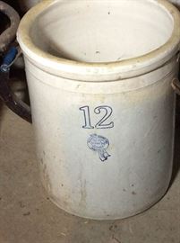 Buckeye pottery 12 gallon crock