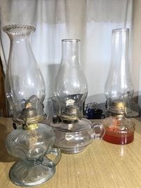 Hurricane lamps with finger holds