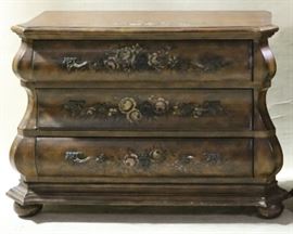 Ethan Allen bombe chest