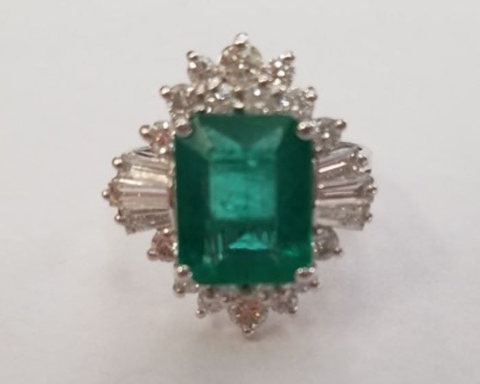 14KT White gold Emerald & Diamond ring APP $8,070