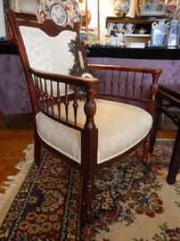 ORNATE READING CHAIR