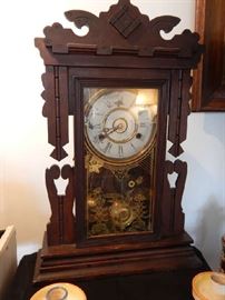 VICTORIAN MANTLE CLOCK