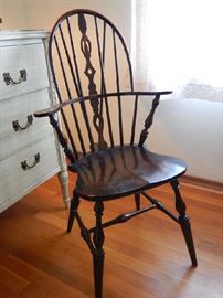 WINDSOR CHAIR