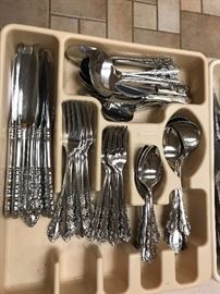 Oneida Flatware Set