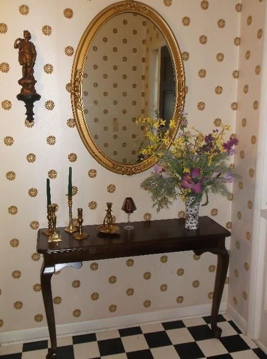 Entry table and oval mirror