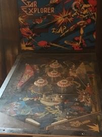 Pinball table full size, working