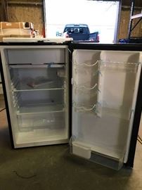 Magic Chef 4.4 cubic foot compact refrigerator