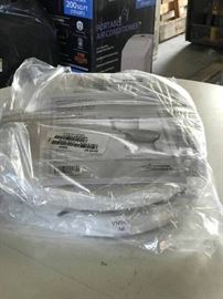 Lot of 2 white toilet seats.