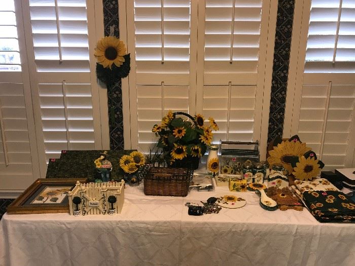 Sunflower kitchen accessories.