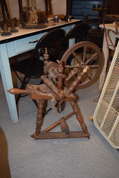antique spinning wheel