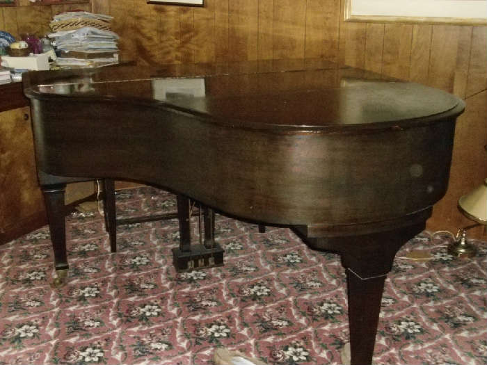 Story & Clark Piano