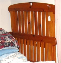 Very nice twin bed. Headboard, footboard and rails