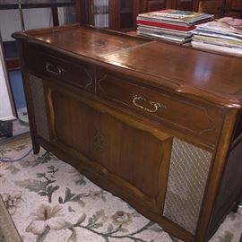 Vintage stereo console, Magnavox imperial MicroMatic. Stereo and turntable. Stereo works but turntable needs a new needle