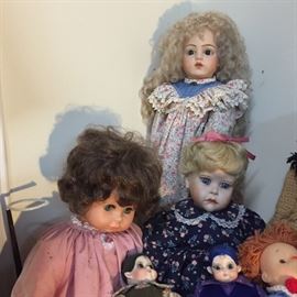  Large collection of porcelain dolls 