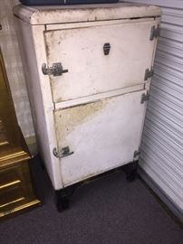 Antique icebox. Coolerator. Cir. 1920