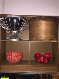 Lots of home Decore and knickknacks