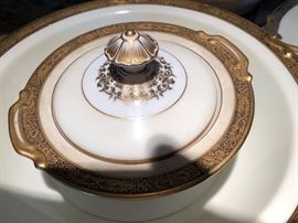 Noritake Goldkin China 12/7-pc Place Setting +++