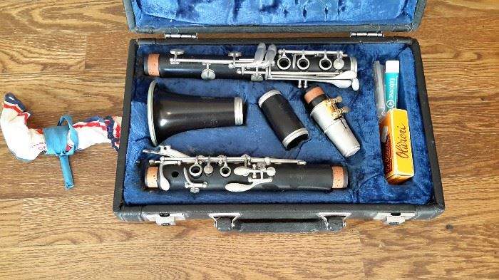 Vintage Crampon, Buffet A Paris clarinet with case. Made in France.