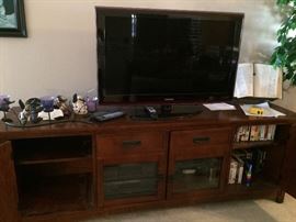 38” tv and nice base