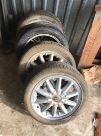 Chrysler Wheels and tires 