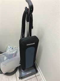 Oreck Vacuum- like new 