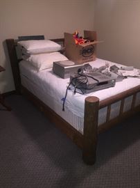 Full size log bed
Very nice clean!!
Newer mattress and box