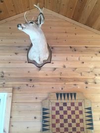 Wood game board
Deer wall mount