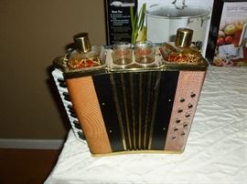 Vintage Accordian Bar Set
