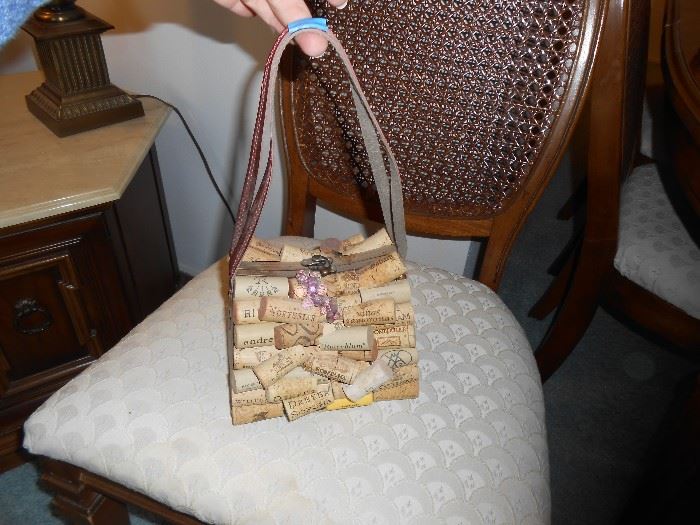 Purse made of wood and corks
