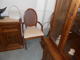 (1) captains chair