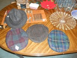 Men's newspaper boy caps, 1 dress hat