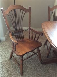 Amishville Dining Room table and chairs with matching buffet - LIKE NEW