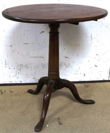 Queen Anne round tea table