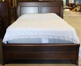 Queen size Sleigh Bed