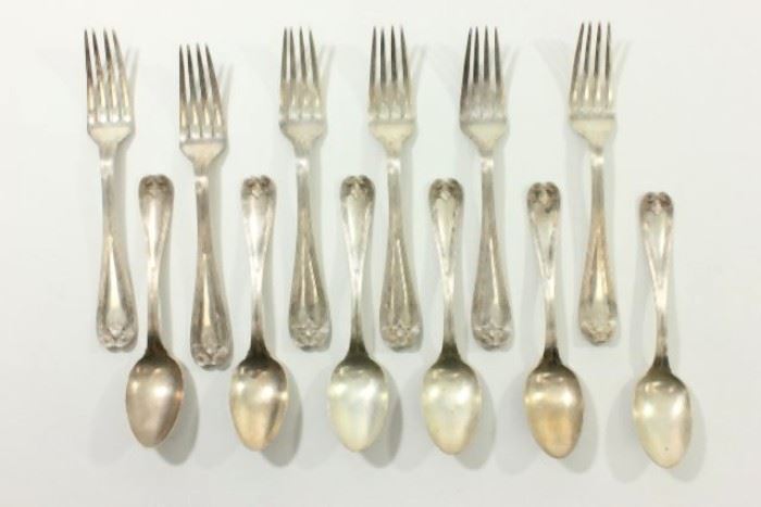 Lot 261: Lot 12 Tiffany Sterling Silver Flatware Pieces