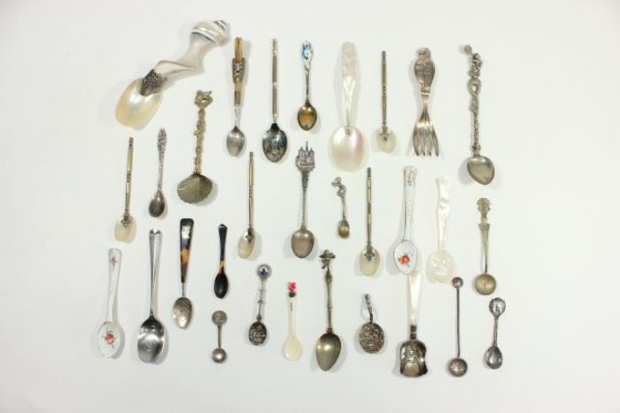 Lot 277: Lot of Spoons