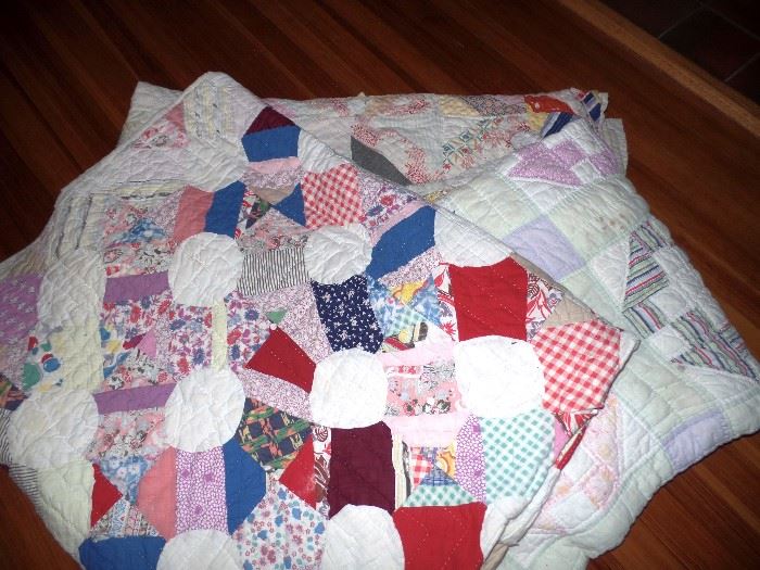 Many quilts available 