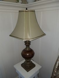 A Brass/Metal Vintage Lamp 