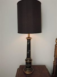 Column lamp with cherubs 