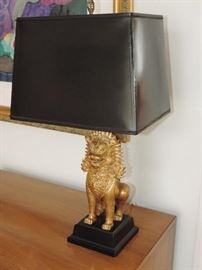 Foo Lion Lamp