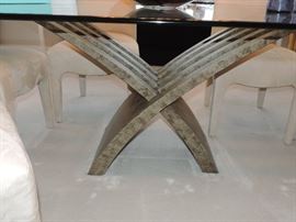 METAL BASE on the DR TABLE