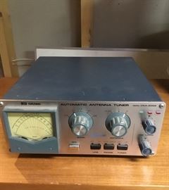 Daiwa Automatic Antenna Tuner Model CNA-2002