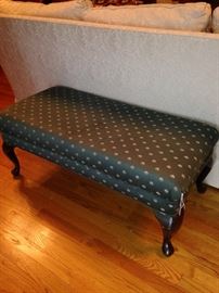 Upholstered bed bench