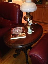 Oval antique side table; 2 great recliners